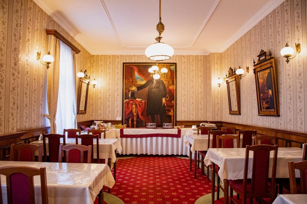 Lafayette 3*